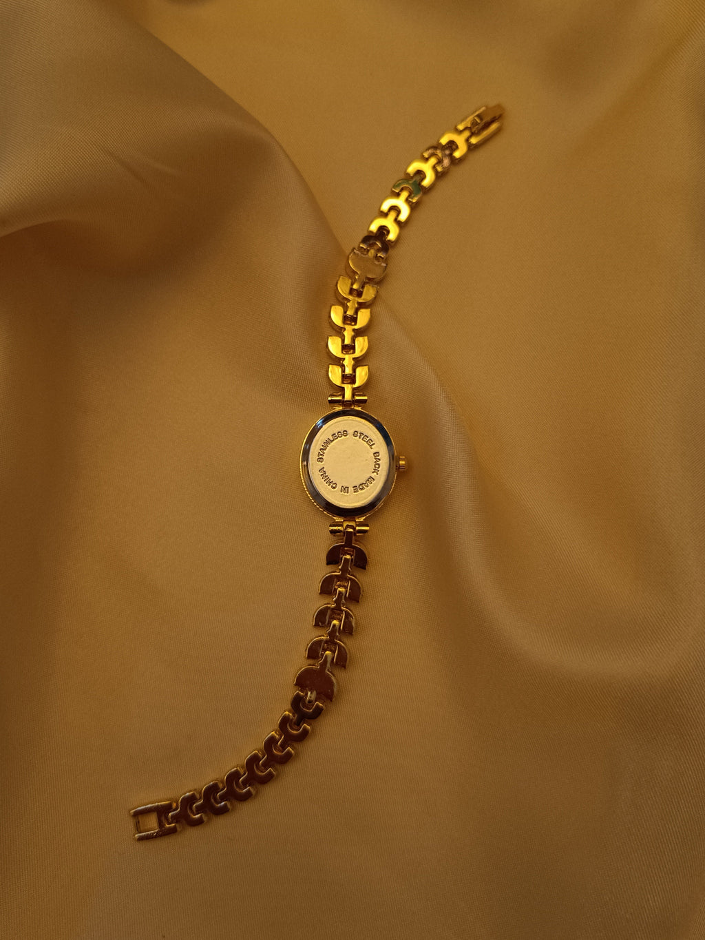 "Blossom" - Elegante Schmuckuhr mit roséfarbenen Kristallen